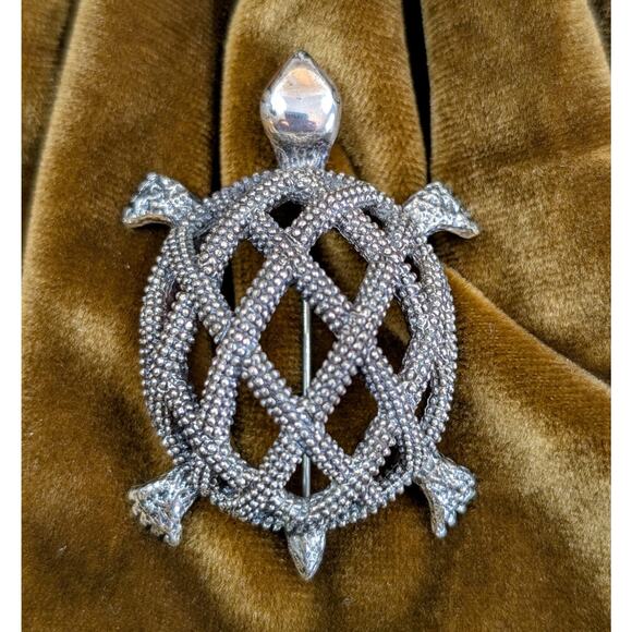 Unbranded Jewelry - Vintage Silver Tone Turtle Brooch Textured Openwork Shell Statement Animal Pin